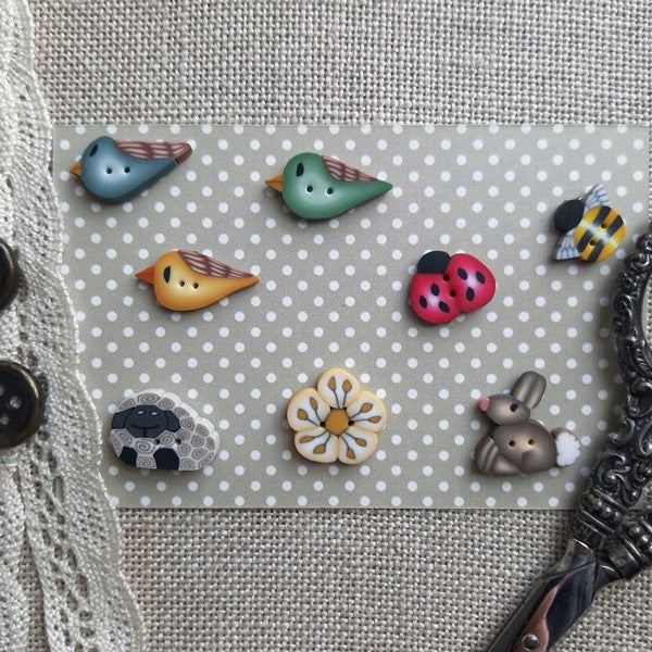 Birds in Spring Buttons - by Puntini Puntini