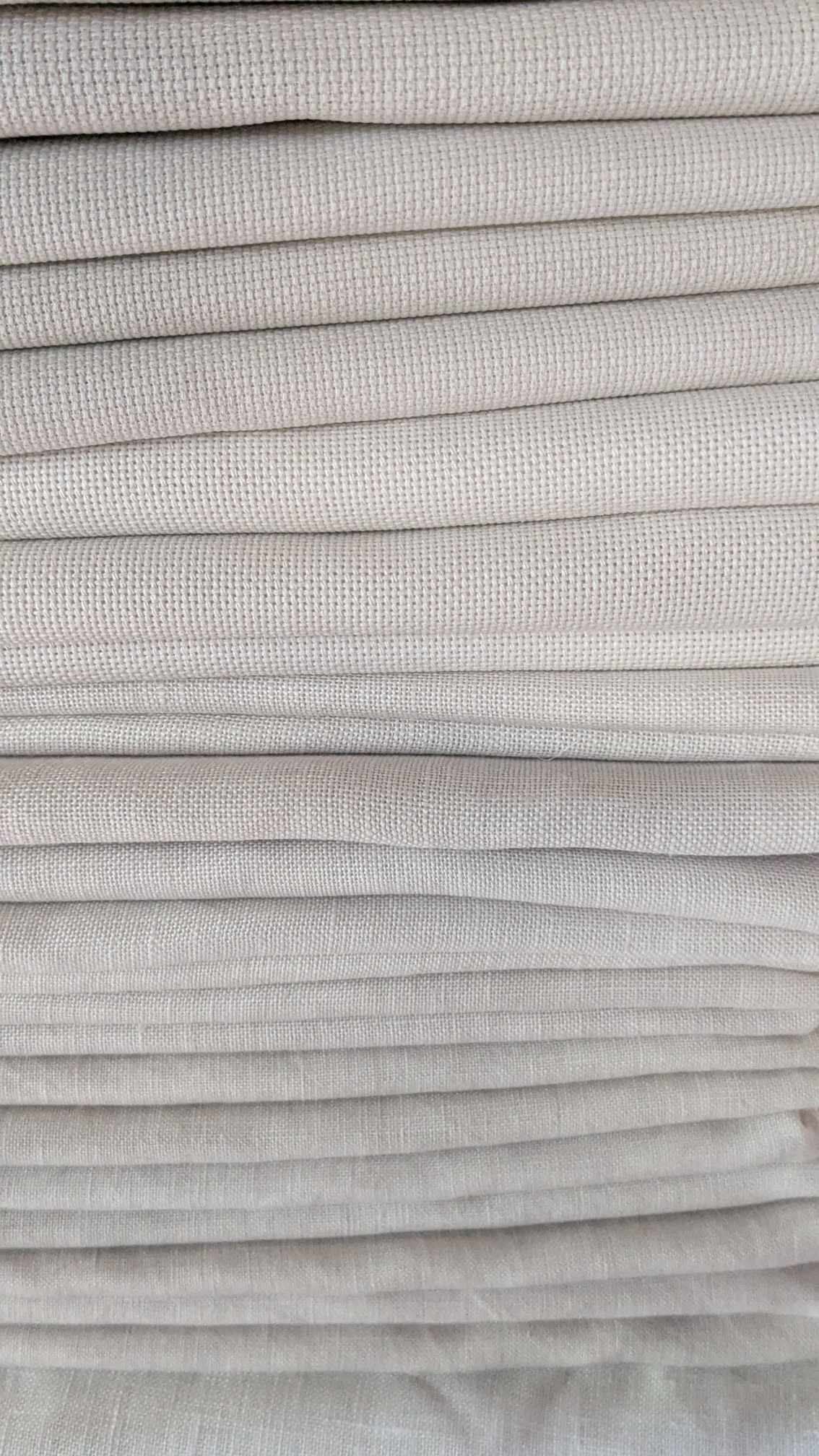 28 count Hand Dyed Linen - Through the Looking Glass by Tabby Cat