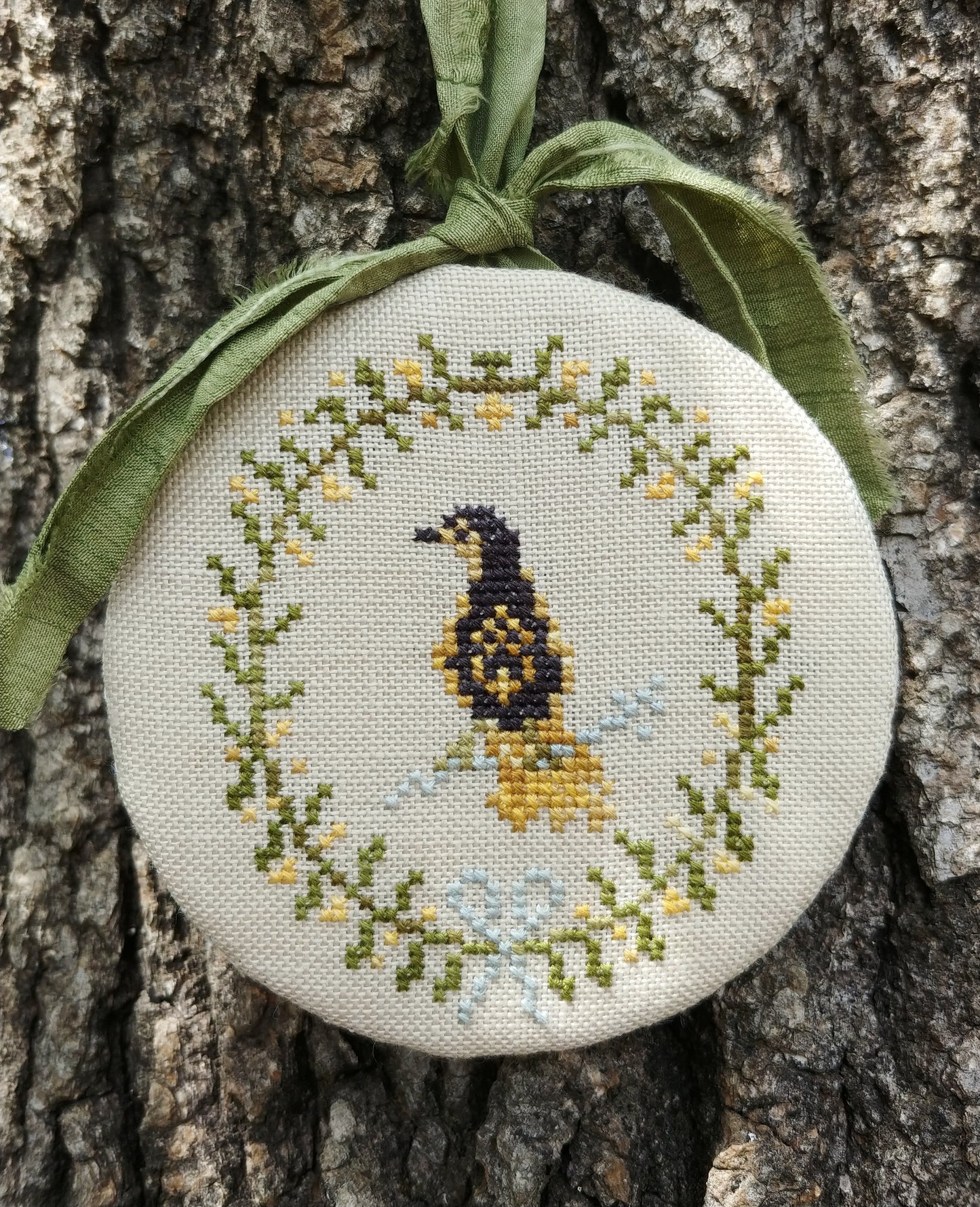 Mistletoe: A Bushland Christmas Ornament - Cross-stitch pattern by Mojo Stitches