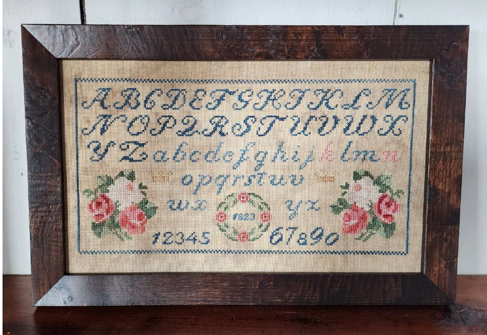 Double Crown - Cross Stitch Pattern by Samplers Not Forgotten