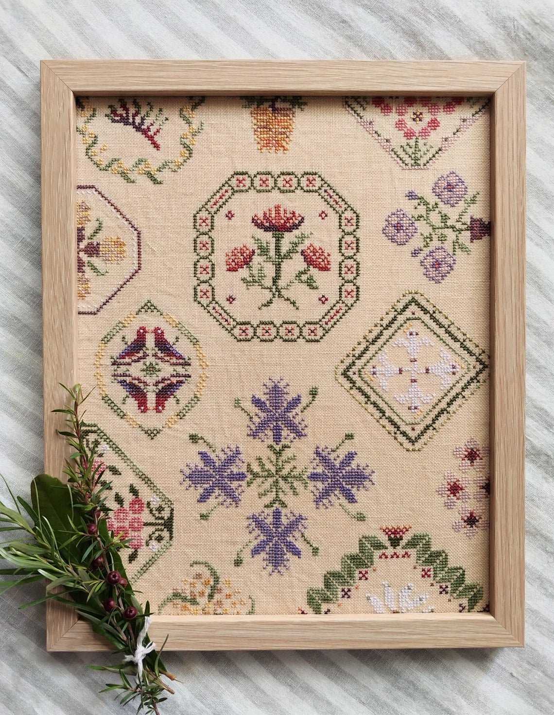 Bushland Quaker: Cross-stitch Pattern by Mojo Stitches