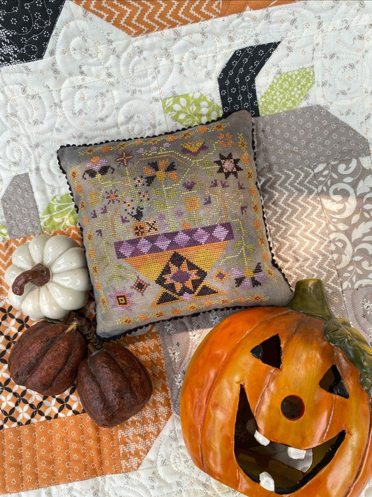 Betsy's Halloween Basket  - Cross Stitch Pattern by Pansy Patch