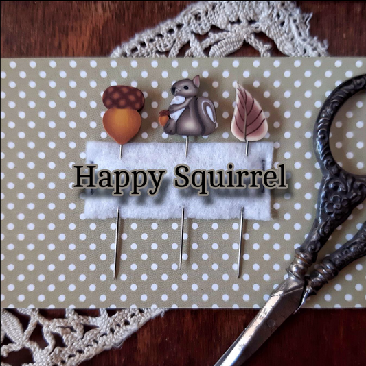 Happy Squirrel Pin Set by Puntini Puntini