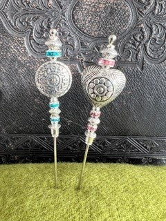 Counting Pin pair for Magdelena Outhwaite by Minnie McBean