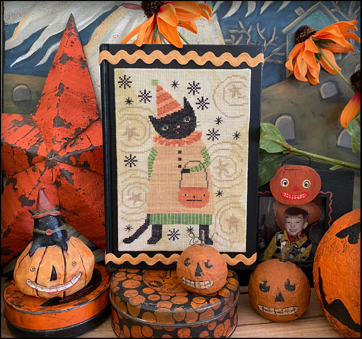 Tabby's Halloween - Cross Stitch Pattern by Teresa Kogut