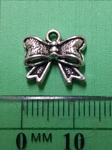 Bow Charm 13mm