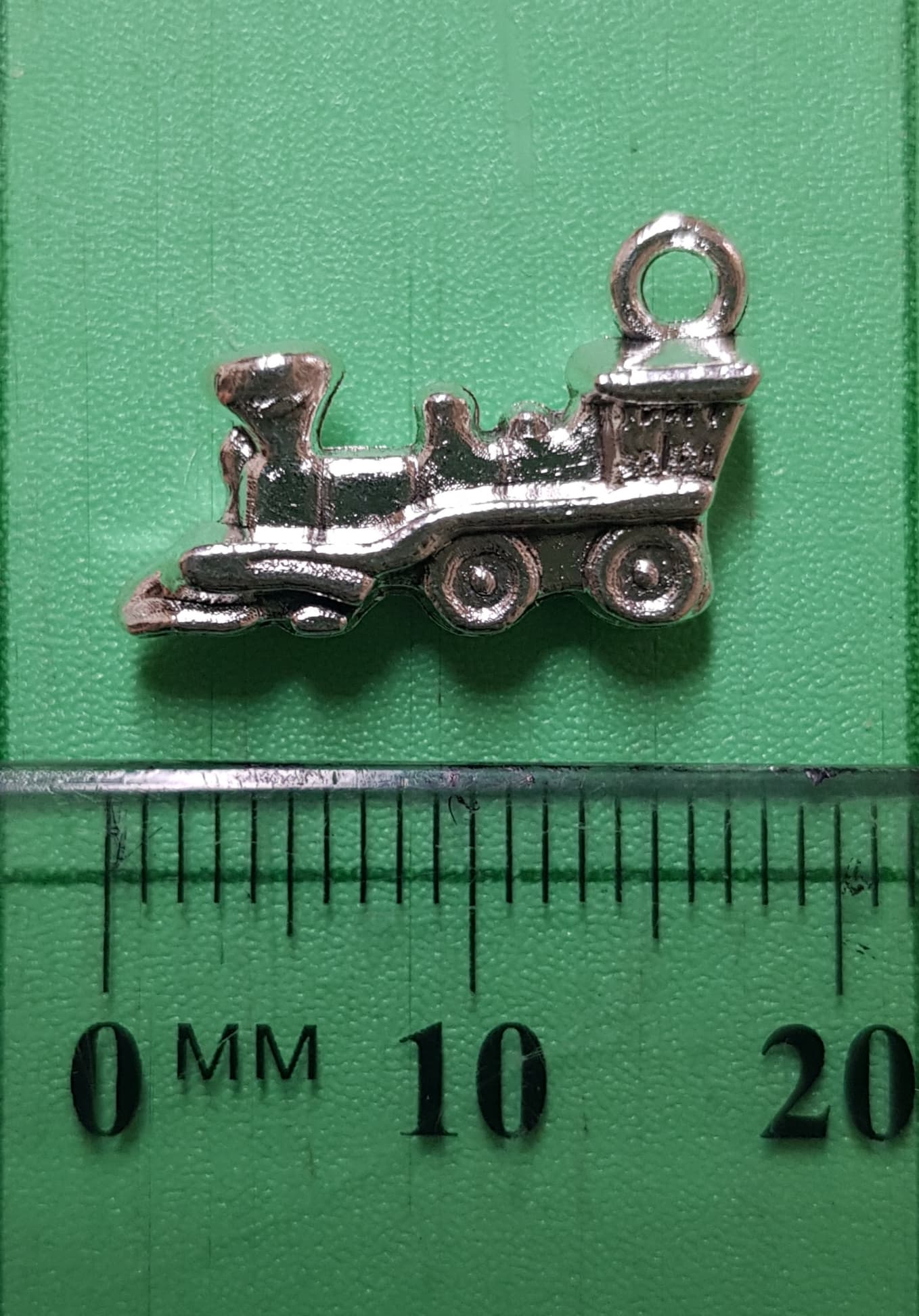 Train Charm 18mm